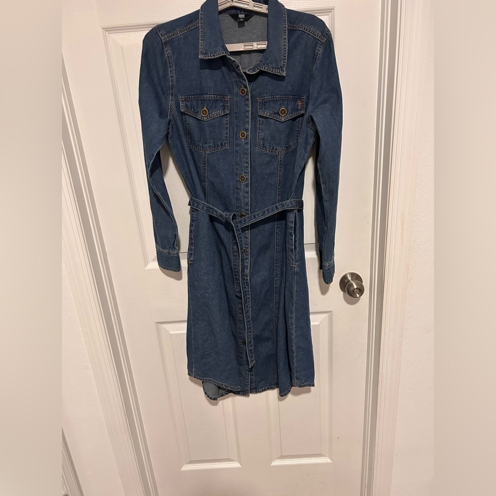Frye Jean Dress w Brass Like Hard Wear w Tie Belt Button Down

Size S